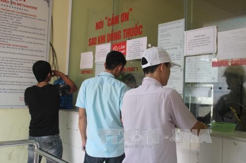 Bệnh nhân đến điều trị cai nghiện các chất dạng thuốc phiện bằng Methadone tại Trung tâm Phòng, chống HIV/AIDS tỉnh Bắc Ninh. Ảnh: Thanh Thương/TTXVN