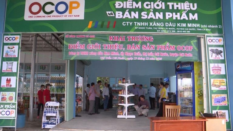 Sở Công thương tỉnh Cà Mau phối hợp với huyện Cái Nước, khai trương điểm giới thiệu bán sản phẩm OCOP tại  thị trấn Cái Nước. Ảnh :ctvcamau.vn