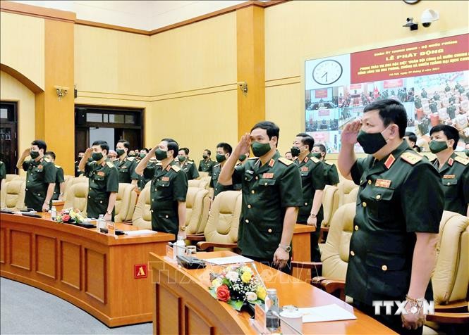 Lãnh đạo Bộ Quốc phòng và đại diên các cơ quan, đơn vị trực thuộc Bộ Quốc phòng dự lễ phát động. Ảnh: TTXVN phát.

