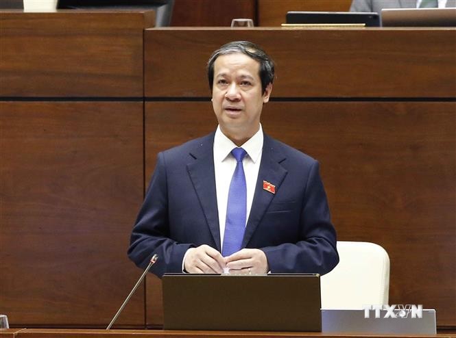 Bộ trưởng Bộ Giáo dục và Đào tạo Nguyễn Kim Sơn trả lời chất vấn. Ảnh: Doãn Tấn - TTXVN
