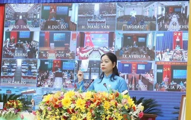 Chủ tịch Hội liên hiệp phụ nữ tỉnh Gia Lai nhiệm kỳ 2021-2026 - bà Rơ Chăm H'Hồng phát biểu tại Đại hội. Ảnh: Hồng Điệp - TTXVN