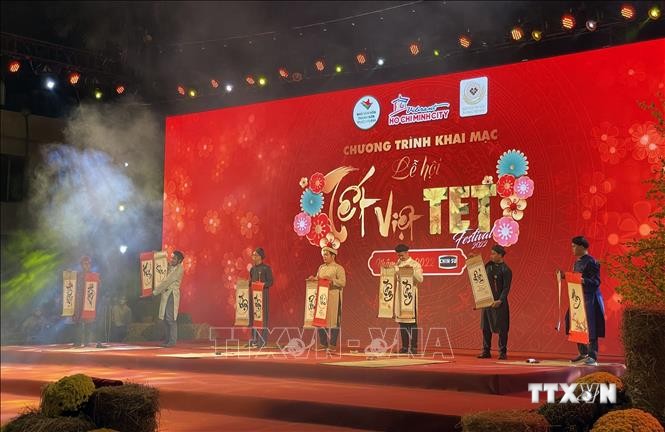 Lễ hội Tết Việt lần 3 năm 2022 chú trọng quảng bá những giá trị văn hóa truyền thống của dân tộc Việt và điểm đến du lịch hấp dẫn tại Thành phố Hồ Chí Minh. Ảnh: Mỹ Phương - TTXVN