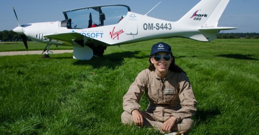 Ấn tượng cô gái trẻ tuổi nhất một mình bay vòng quanh thế giới