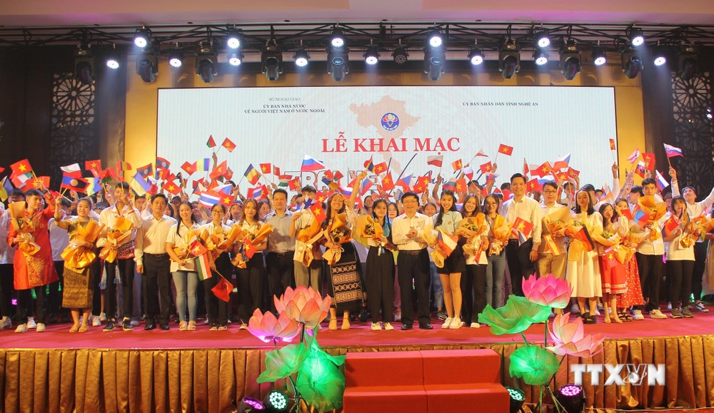 Trại hè Việt Nam 2022 thu hút sự tham gia của 107 bạn thanh niên, sinh viên là người Việt Nam ở nước ngoài đến từ 25 quốc gia, vùng lãnh thổ trên thế giới. Ảnh: Bích Huệ - TTXVN
