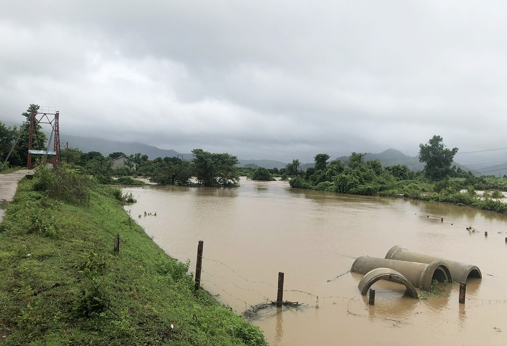 Nước ngập úng tại thôn Yên Hưng, xã Ia Piơr (huyện Chư Prông), nhiều nhà dân bị ngập nước. Ảnh: baogialai.com.vn