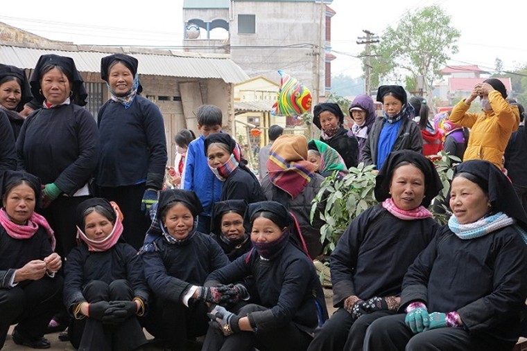 Một buổi sinh hoạt văn hóa cộng đồng của các dân tộc đang sinh sống tại huyện Lục Ngạn (Bắc Giang).Nguồn: mic.gov.vn