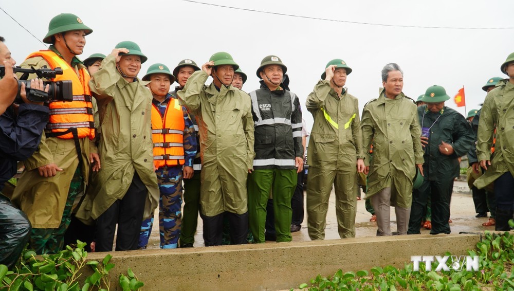 Phó Thủ tướng Lê Văn Thành: Nhanh chóng thống kê thiệt hại do bão số 4 để có biện pháp hỗ trợ kịp thời