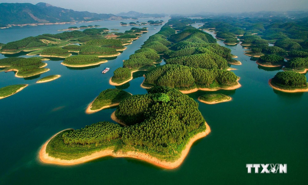 Yên Bái phấn đấu đưa Khu du lịch quốc gia hồ Thác Bà trở thành trung tâm du lịch tầm quốc gia