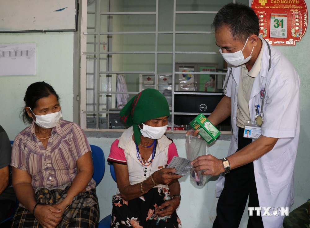 Các cơ sở y tế tuyến xã thuộc tỉnh Gia Lai thường xuyên có các chương trình chăm sóc sức khỏe cho người dân khu vực biên giới. Ảnh: Hồng Điệp - TTXVN
