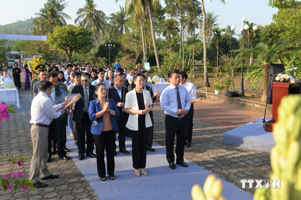 Dâng hương tưởng niệm nhân 55 năm vụ thảm sát Sơn Mỹ, Quảng Ngãi