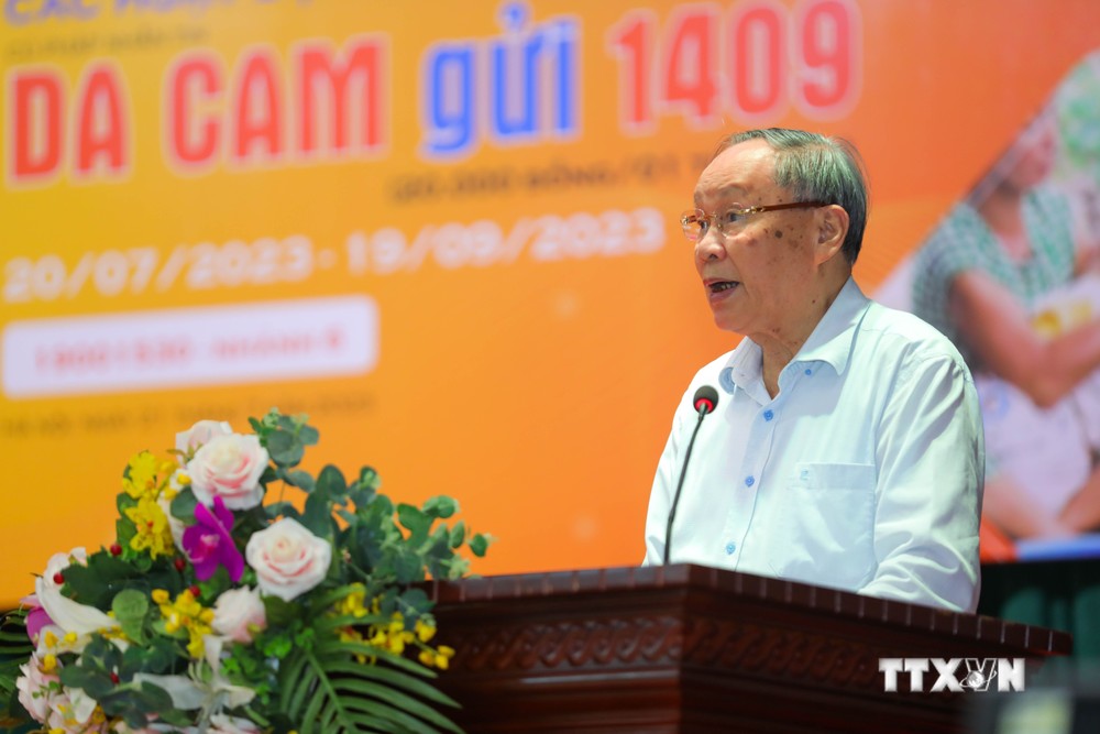 Thượng tướng Nguyễn Văn Rinh, Chủ tịch Hội Nạn nhân chất độc da cam/dioxin Việt Nam phát động chương trình. Ảnh: Hoàng Hiếu - TTXVN
