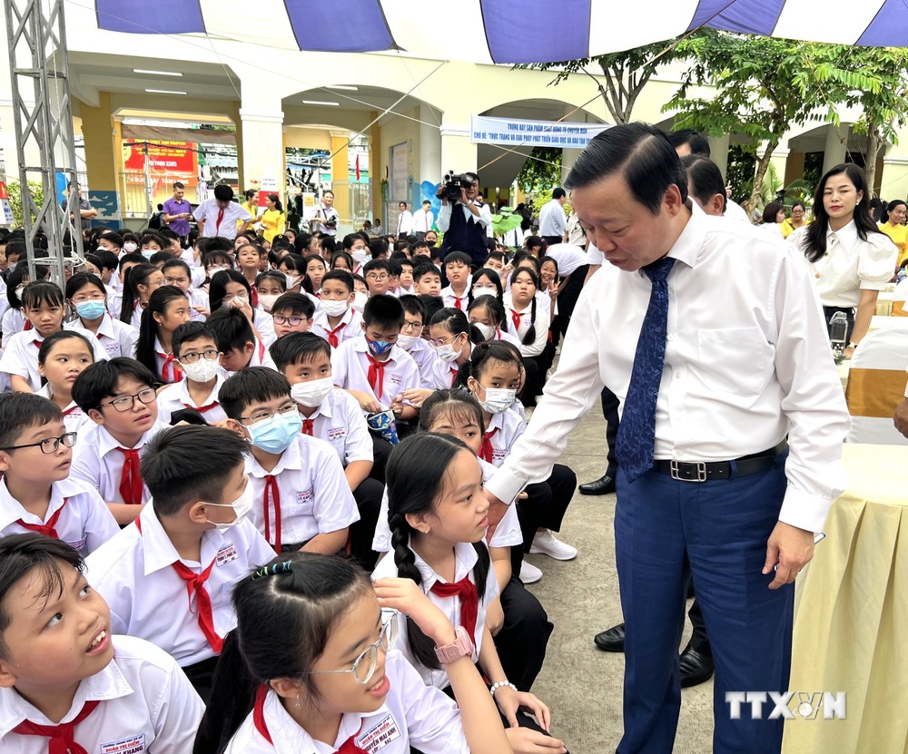 Phó Thủ tướng Trần Hồng Hà: Các em hãy tiên phong, đi đầu trong việc giữ gìn, bảo vệ môi trường, thích ứng với biến đổi khí hậu