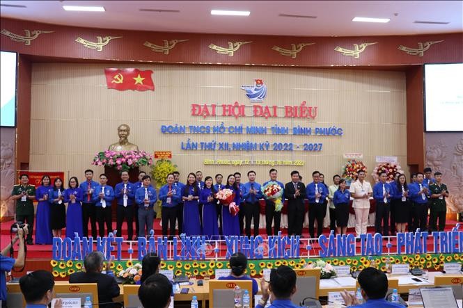 Ban Chấp hành Đoàn Thanh niên Cộng sản Hồ Chí Minh tỉnh Bình Phước lần thứ XII, nhiệm kỳ 2022-2027 ra mắt Đại hội. Ảnh: K GỬI H –TTXVN