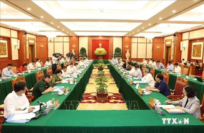 Tiến tới Đại hội XIII của Đảng: Bộ Chính trị làm việc với Ban Thường vụ Thành ủy Thành phố Hồ Chí Minh 