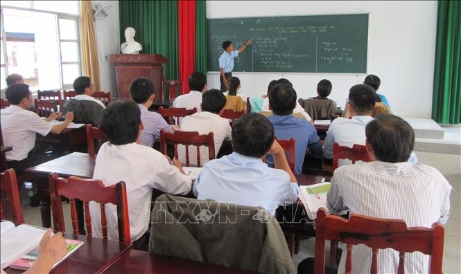 宁顺省提高各所学校的少数民族语言教学质量