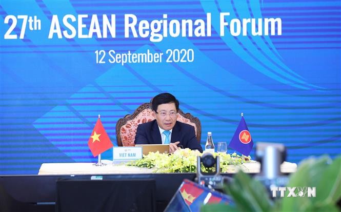 越南政府副总理兼外长范平明主持召开国际记者会 通报AMM53和相关会议成果 