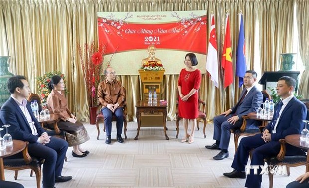 老挝驻新加坡大使馆向越南驻新加坡大使馆致以新春祝福