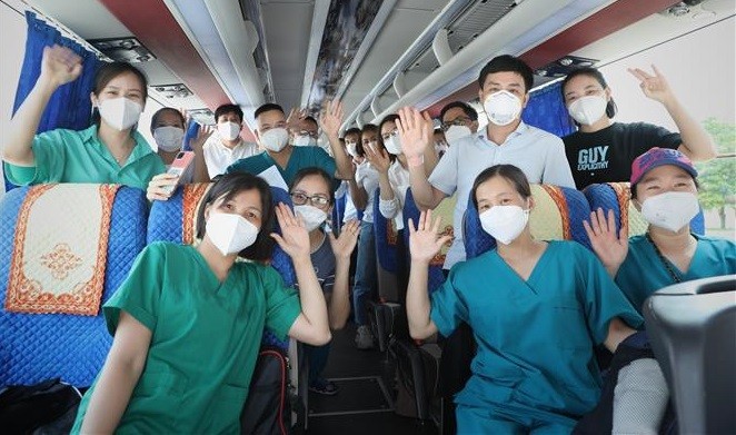 全国近4500名医务人员支援胡志明市抗击新冠肺炎疫情