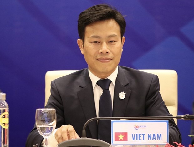 越南河内国家大学校长黎君是亚太地区唯一当选AUF董事会成员的代表
