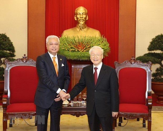 越共中央总书记阮富仲会见马来西亚总理