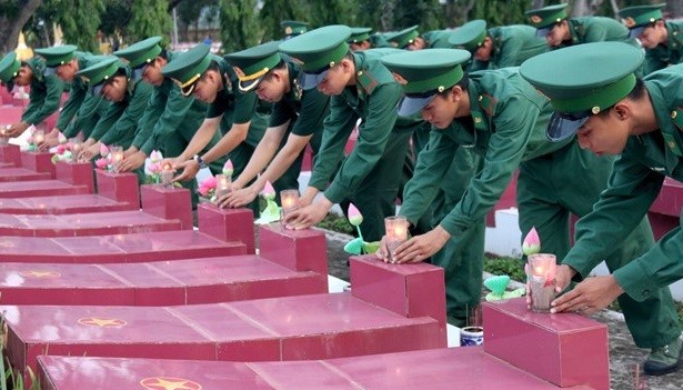 越南伤残军人与烈士日75周年: “75年报恩答义”展会拉开序幕