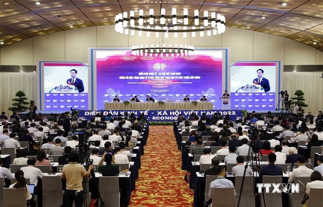 2022年越南经济社会论坛：稳定宏观经济大盘 促进经济复苏和可持续发展
