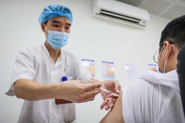 越南加大新冠疫苗接种力度 优先保护高危人群