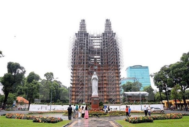 胡志明市圣母大教堂10个十字架将被送往比利时进行复制