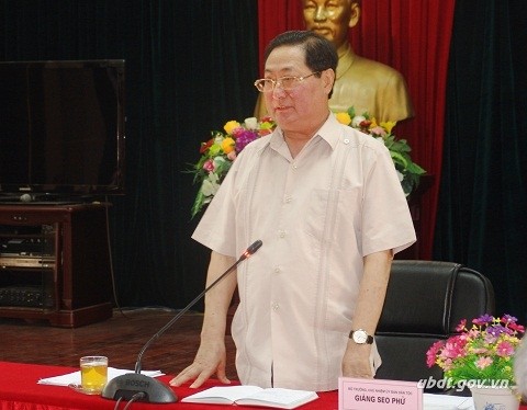 Bộ trưởng, Chủ nhiệm Ủy ban Dân tộc Giàng Seo Phử phát biểu tại cuộc họp.