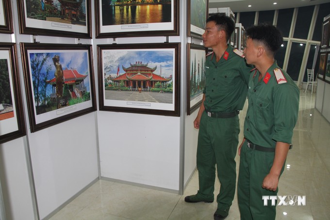 Điện Biên khai mạc triển lãm "Du lịch qua các miền di sản và danh thắng Việt Nam"